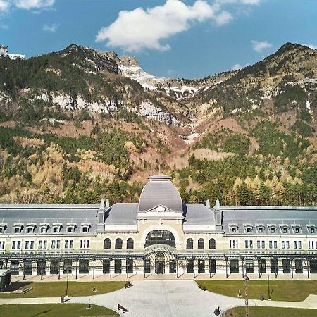 Canfranc Estacion Royal Hideaway Hotel ภายนอก รูปภาพ