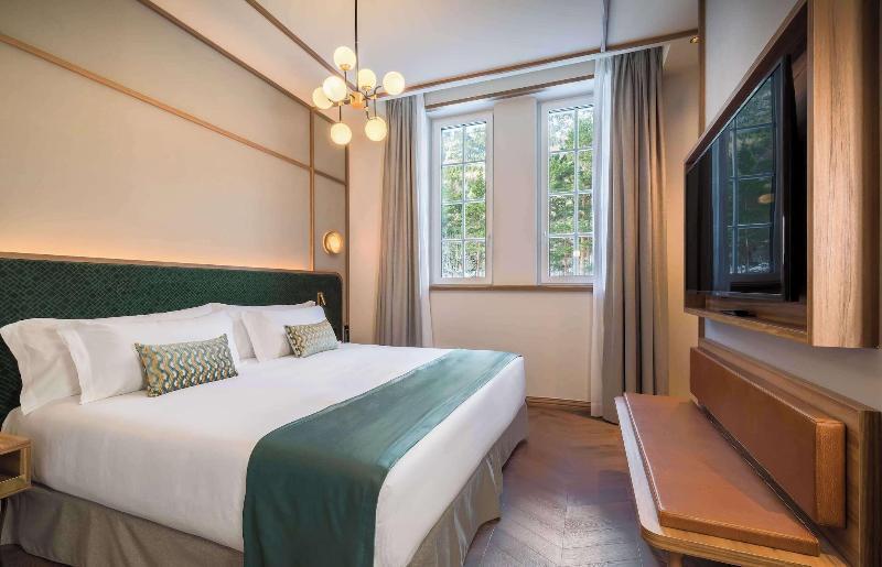 Canfranc Estacion Royal Hideaway Hotel ภายนอก รูปภาพ