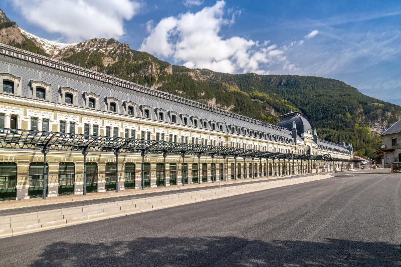 Canfranc Estacion Royal Hideaway Hotel ภายนอก รูปภาพ
