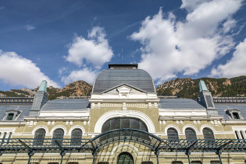 Canfranc Estacion Royal Hideaway Hotel ภายนอก รูปภาพ