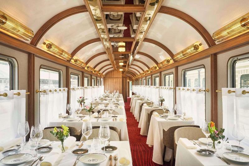 Canfranc Estacion Royal Hideaway Hotel ภายนอก รูปภาพ